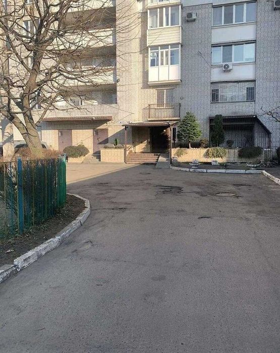 Продам 1-к. квартиру 45,3 кв.м. р Робоча вул. Національної Гвардії  AK