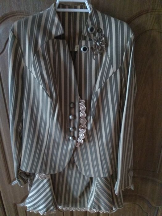 Жіночий костюм, женский костюм