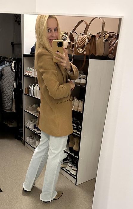 Фантастичний вовняний піджак із щільної тканини від бренду zara