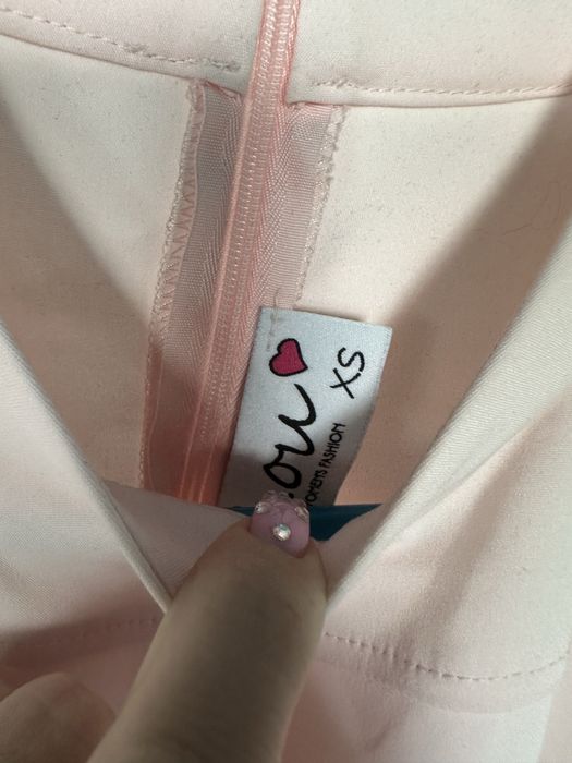 Elegancka sukienka pudrowy róż Lou