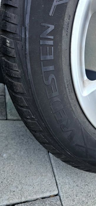 4 jantes com pneus . Mercedes