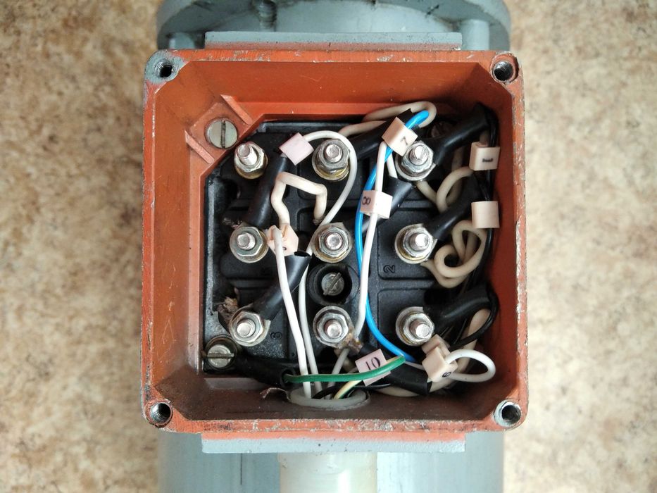 Электродвигатель АО71в-2АС  550 вт 220в с рабочими конденсаторами