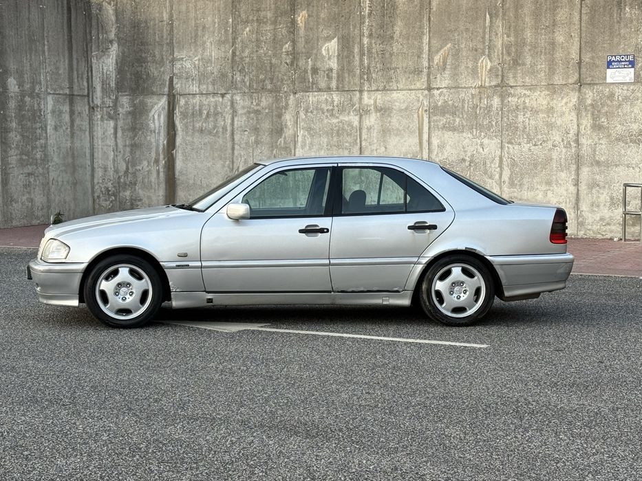 Mercedes-Benz C 200 — fotografia 4