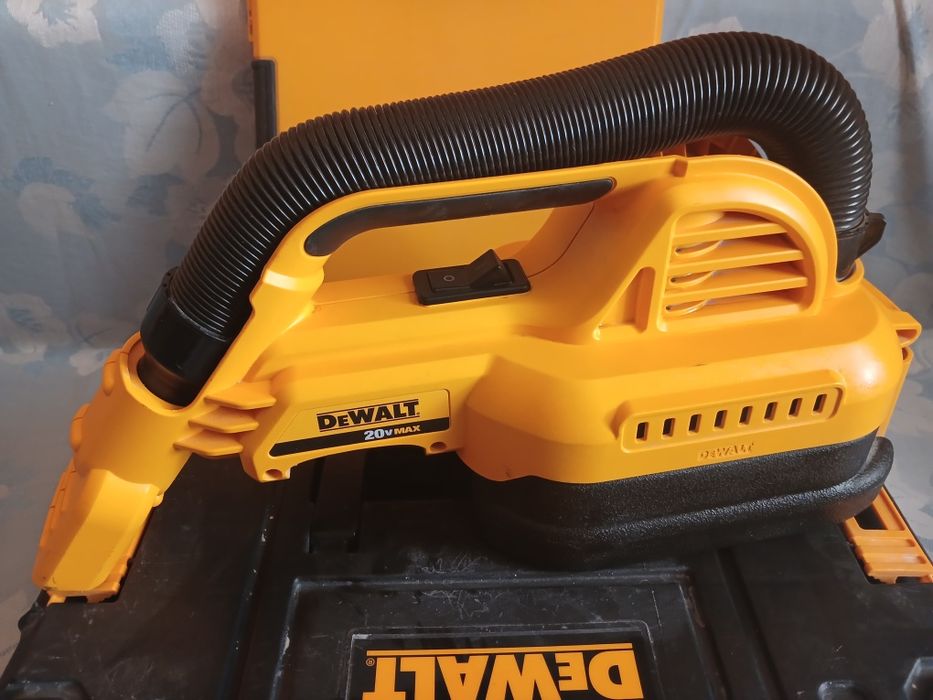 Аккамуляторный пылесос Dewalt dcv 517