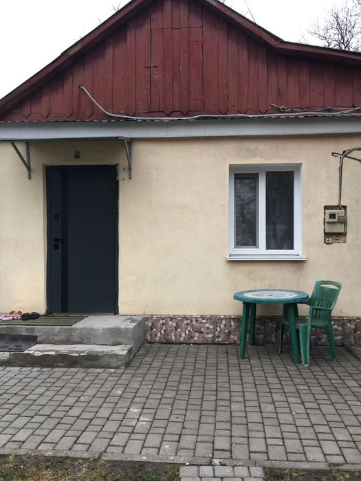 ПРОДАЖ 1/2 будинку під комерційну діяльність