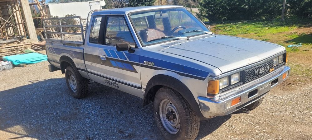 Kultowy Nissan Datsun 720 King Cab 4x4 – Pancerna Legenda na Gaźniku!