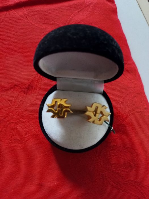 Botões de punho dourados  marca Shock