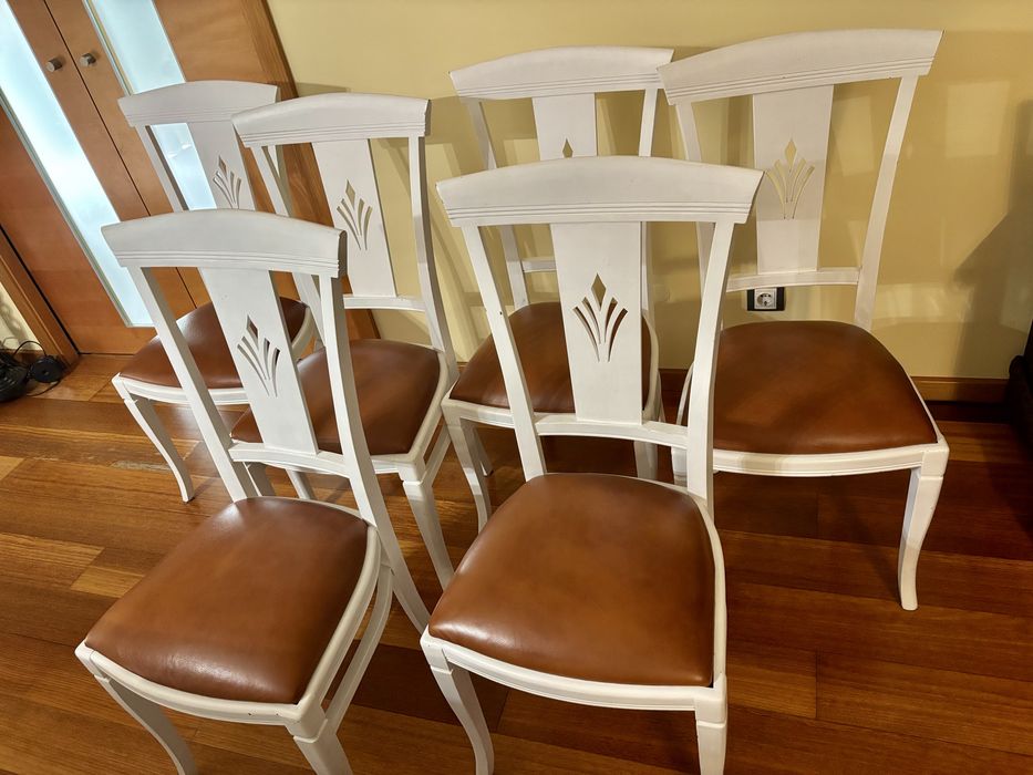 6 cadeiras sala de jantar almofadadas em pele