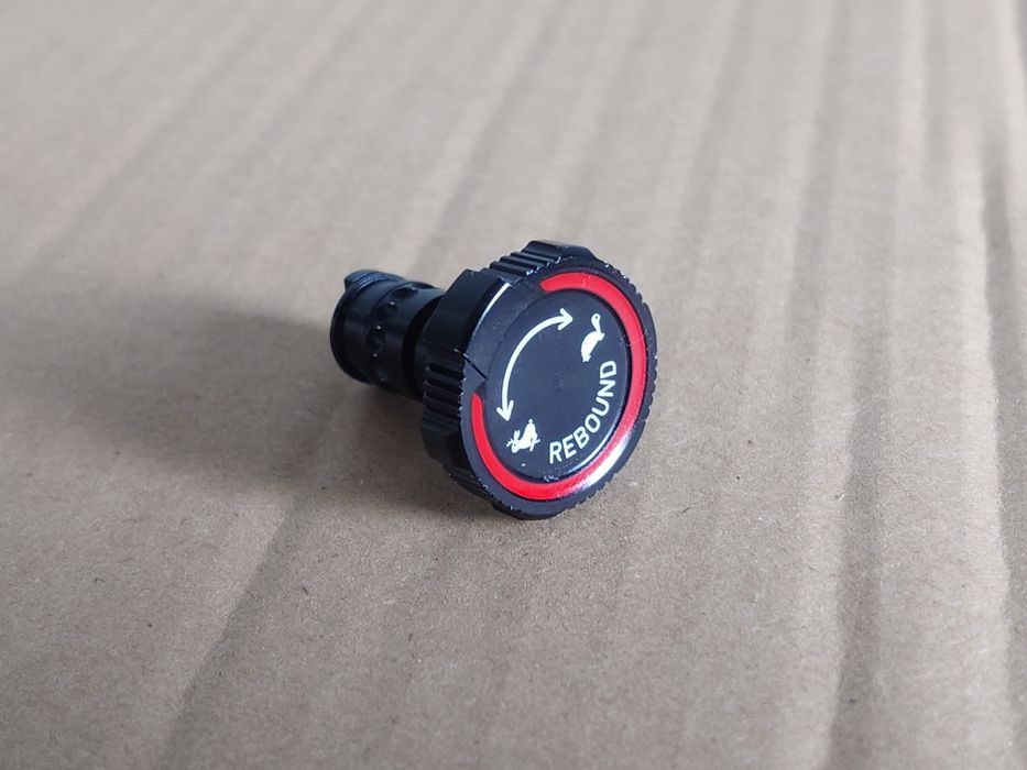 Pokrętło regulacyjne rebound, tłumienia powrotu do dampera Rock Shox