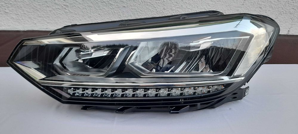 Reflektor przedni lewy VW Touran III Full Led  5TB  2016-