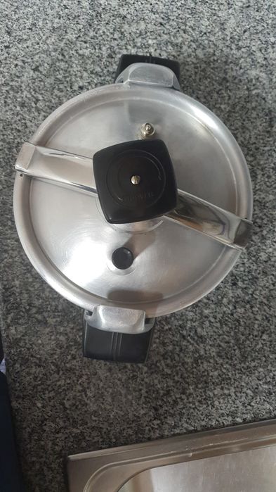 Panela de pressão Flama 5 Litros