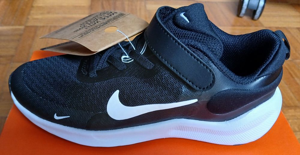 Sapatilhas Nike revolution 7 (PSV)