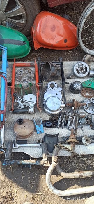Запчасти на мопед "карпати"