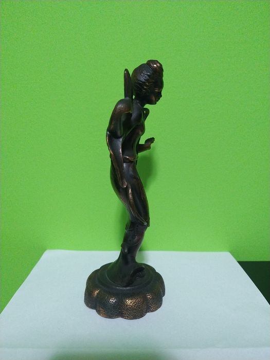 Estatueta antiga em bronze casa quarto apartamento vivenda carro.