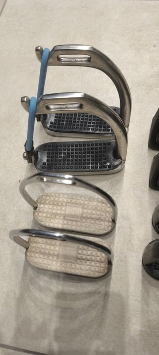 Strzemiona dziecięce  11 cm i mniejsze, plastikowe 10 cm
