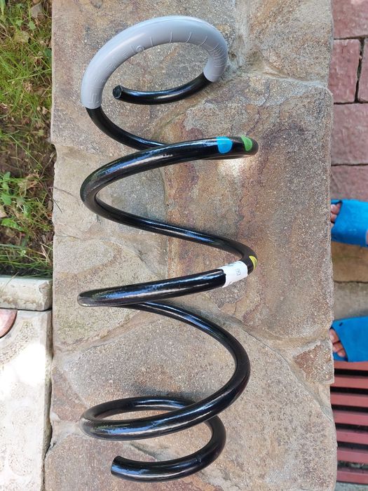 Пружина передня нова оригінальна для КІА Sportage (IV)