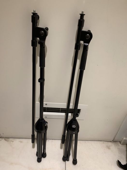 Vendo 2 tripés / suportes profissionais K&M