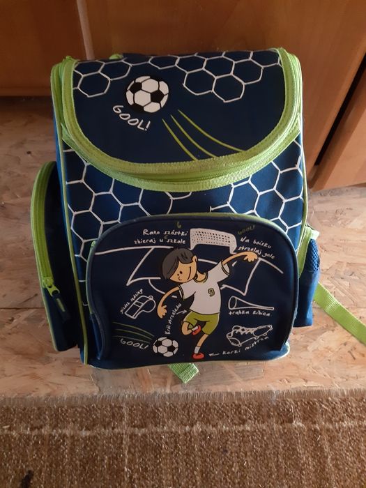 Plecak szkolny usztywniany