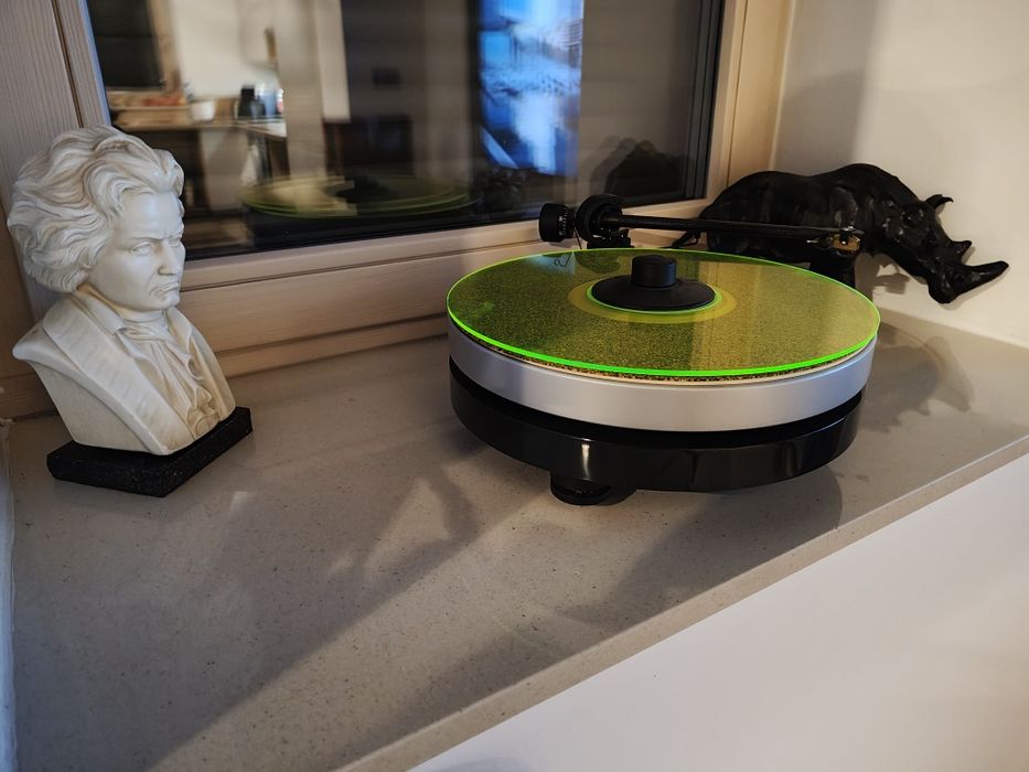 Gramofon PRO-JECT RPM 5 Carbon + Micro Benz MC20E2-H