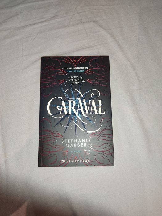 Livro "Caraval", de Stephanie Garber