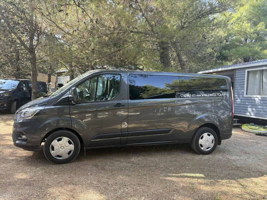 Wynajem busa osobowego-wypożyczalnia busów Fordy Custom 8-9 os