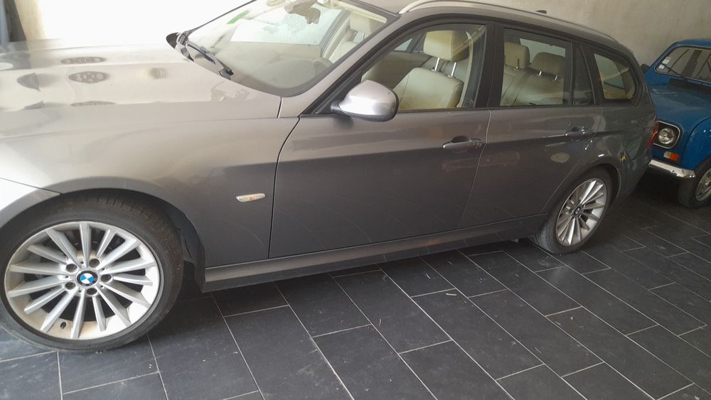 Carro de garagem