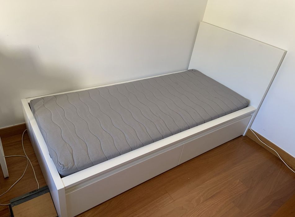 Cama + colchão Ikea / cama Malm + colchão Sultan