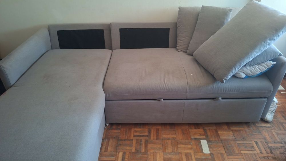 Sofá "cama" em bom estado
