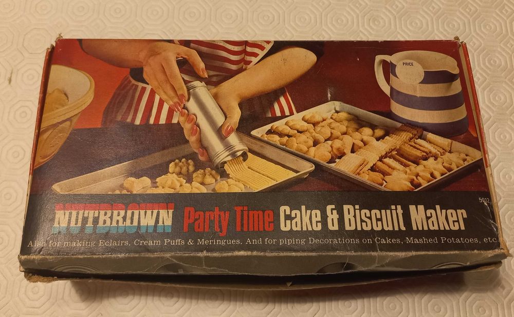 Vintage Bakery Decoration Kit64585340364803122