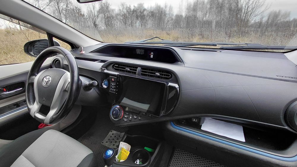 Тойота Aqua 2014