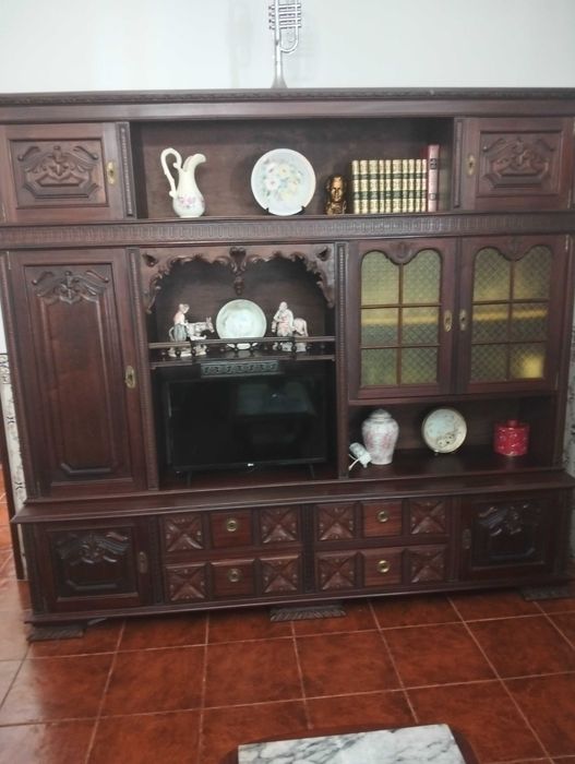 Móvel em mogno para sala