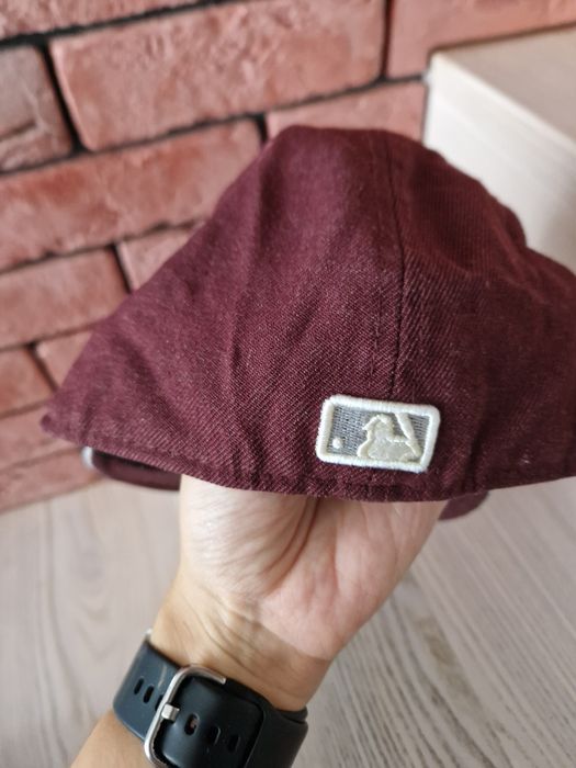 Bordowa czapka New Era 7 3/8 obwód 58.7cm