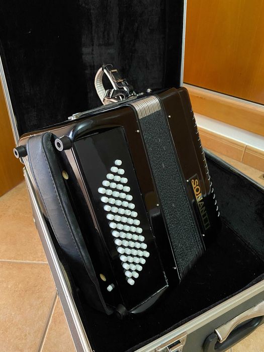 Sonantti Accordion: Semi-new64739391177091124