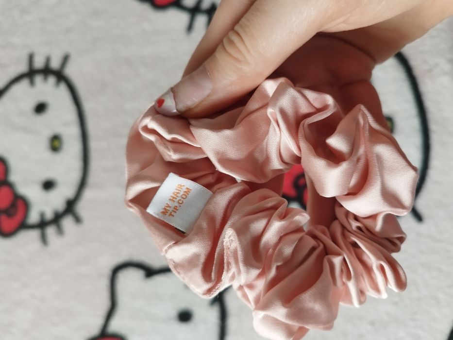 Gumka do włosów scrunchie strawberry