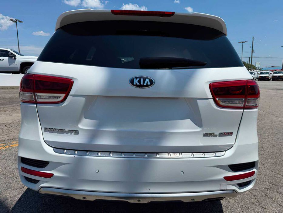 Kia Sorento SX Limited      2016