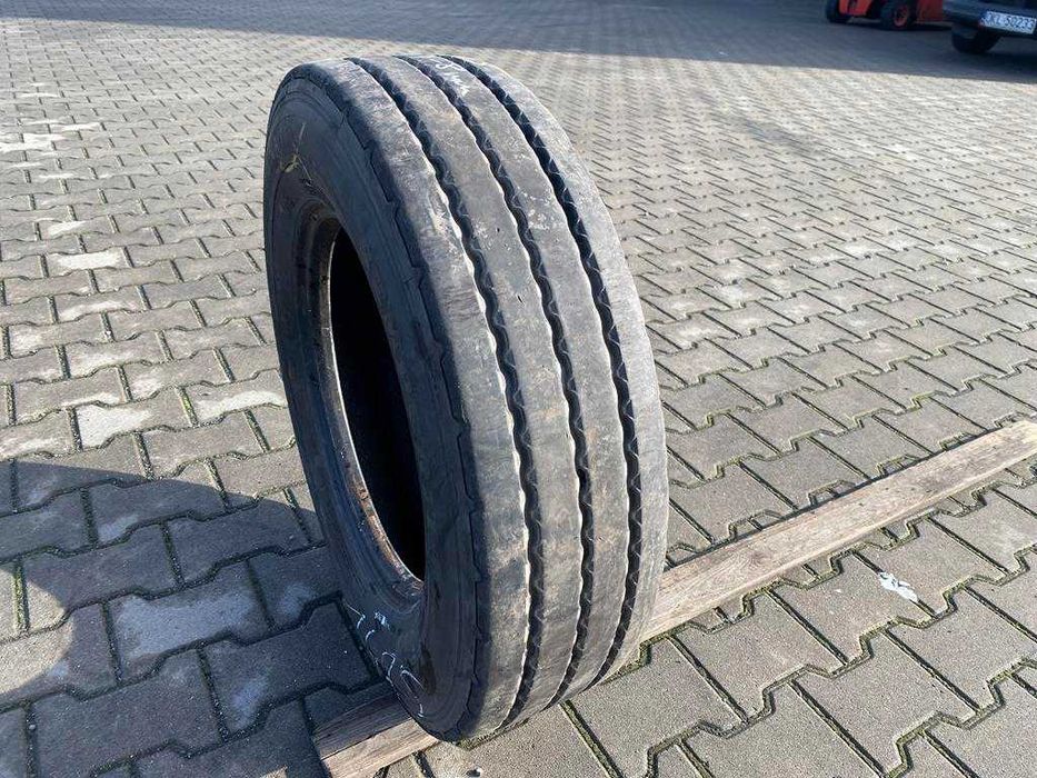 Opona ciężarowa używana napęd 215/75R17.5 SEMPERIT RUNNER T2 / 7-8mm
