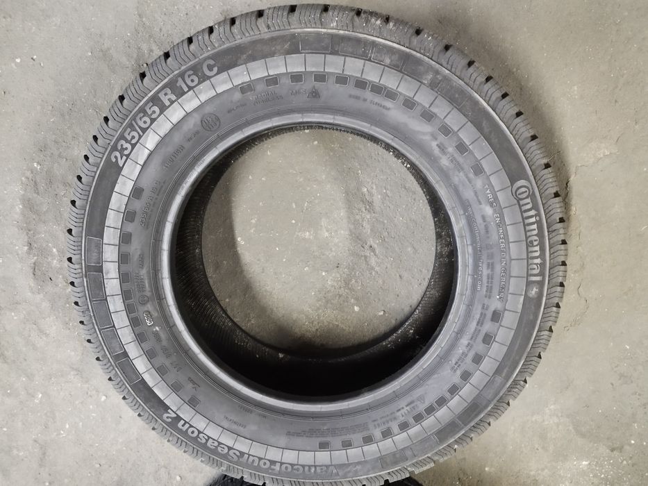235/65 R16 C Continental wielosezon