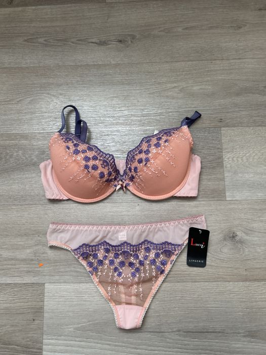 Бюсти нові 70А, 75А, 70В , 70С, 75С , 75Д , 75Е