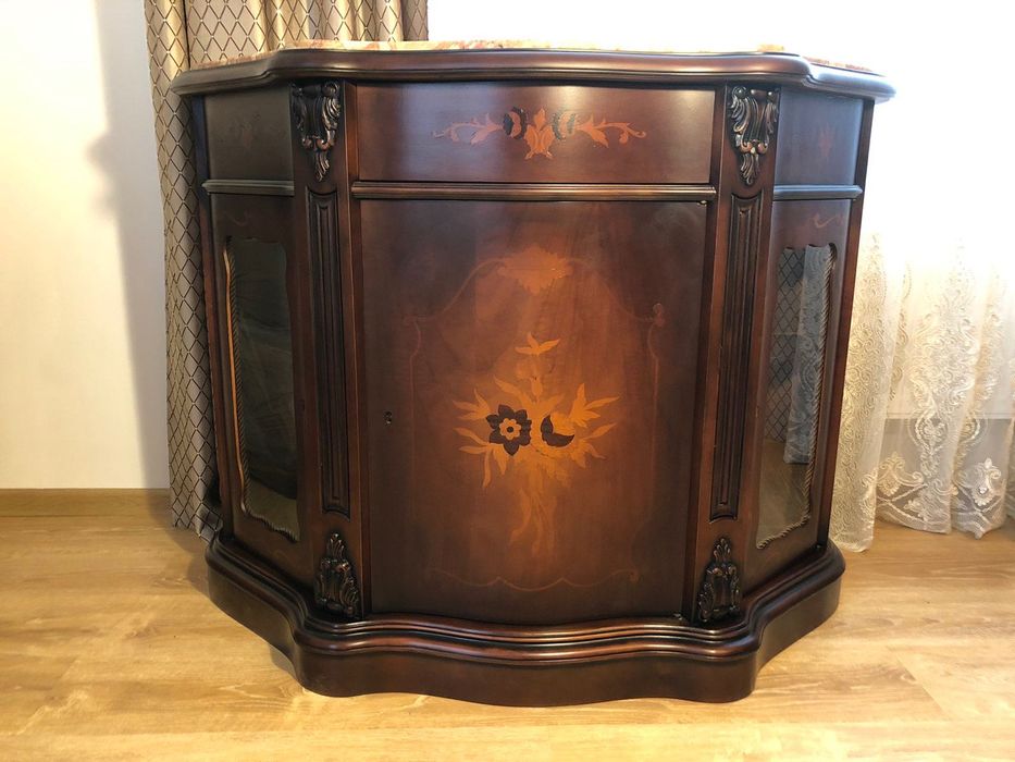 Комод в стилі бароко