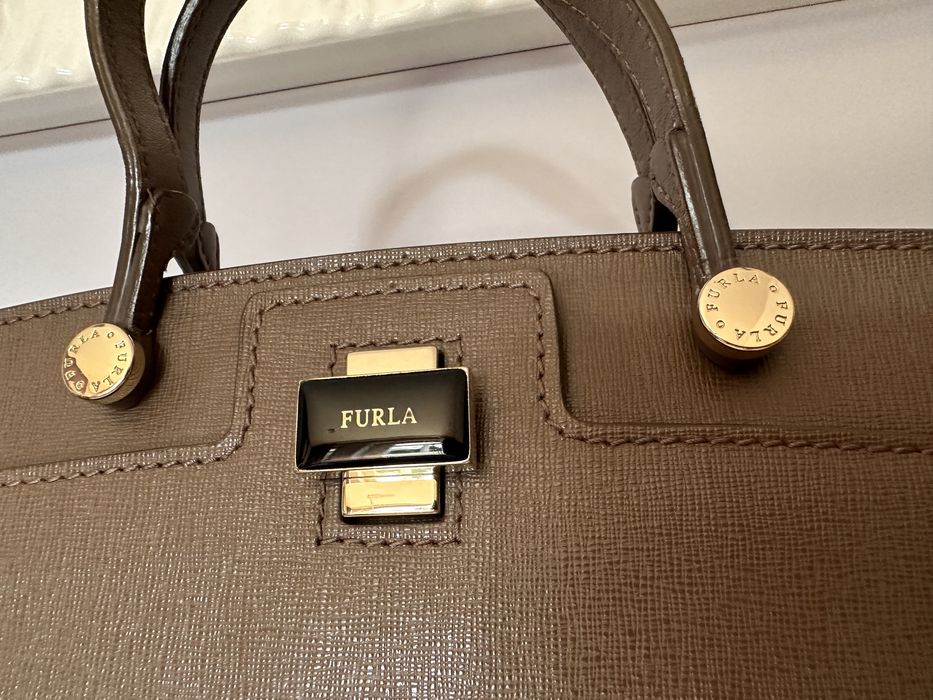 Furla torebka bezowa, skórzana, mieszcząca A4