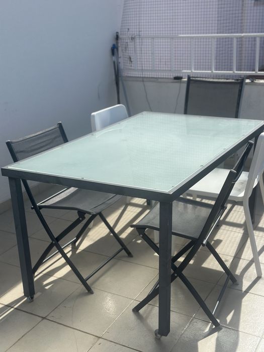 Mesa exterior/jardim