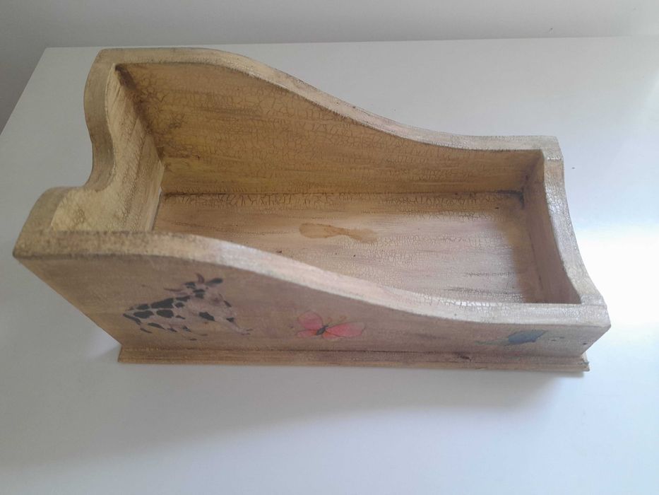 Suporte de garrafa em madeira decorada à mão