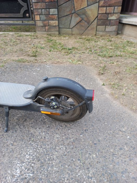 Електросамокат Xiaomi Mi Electric Scooter Essential Black