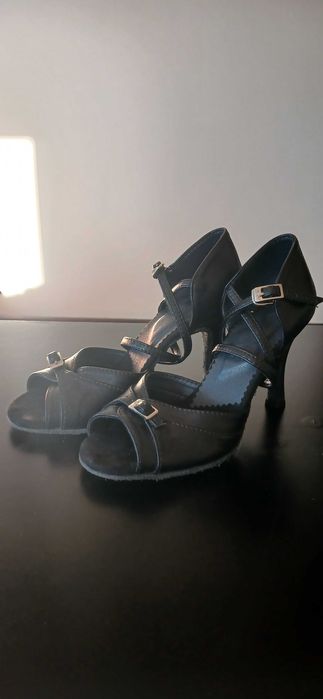 Продам босоніжки для танців (танго)