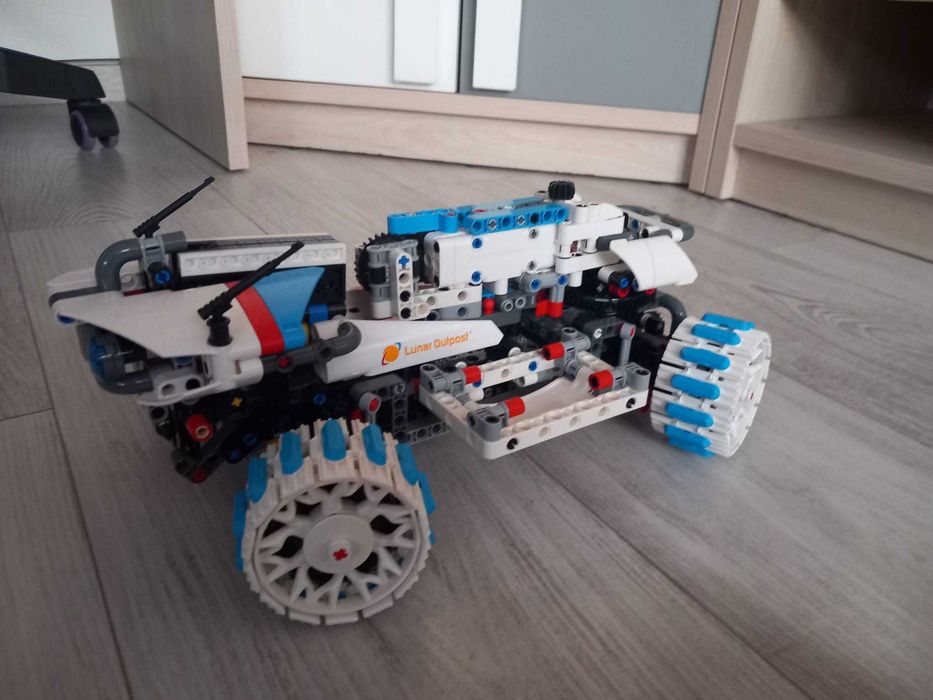 Auto lego kosmos