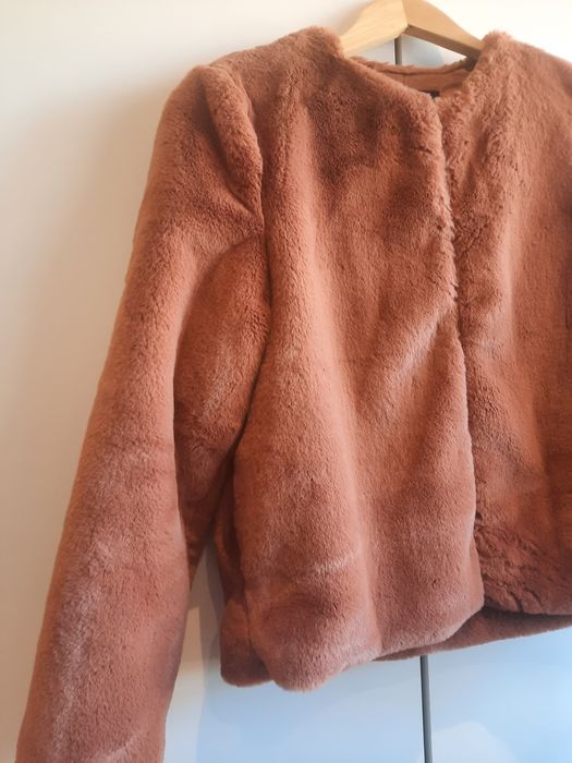 Casaco de pêlo tijolo Tam.S da Stradivarius