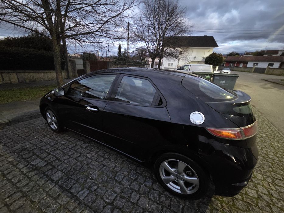 Honda Civic 2006 - gasolina e manual