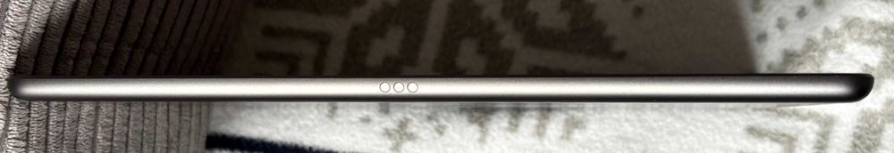 Tablet Apple iPad 7 32GB + Kabel