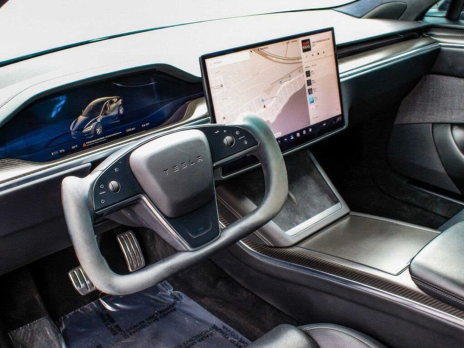 Tesla Model S      2022