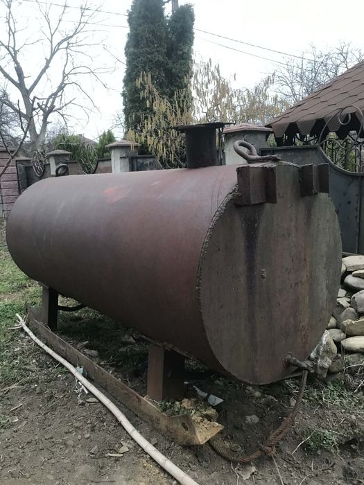 Бочка металева 2.5м, діаметр 1м